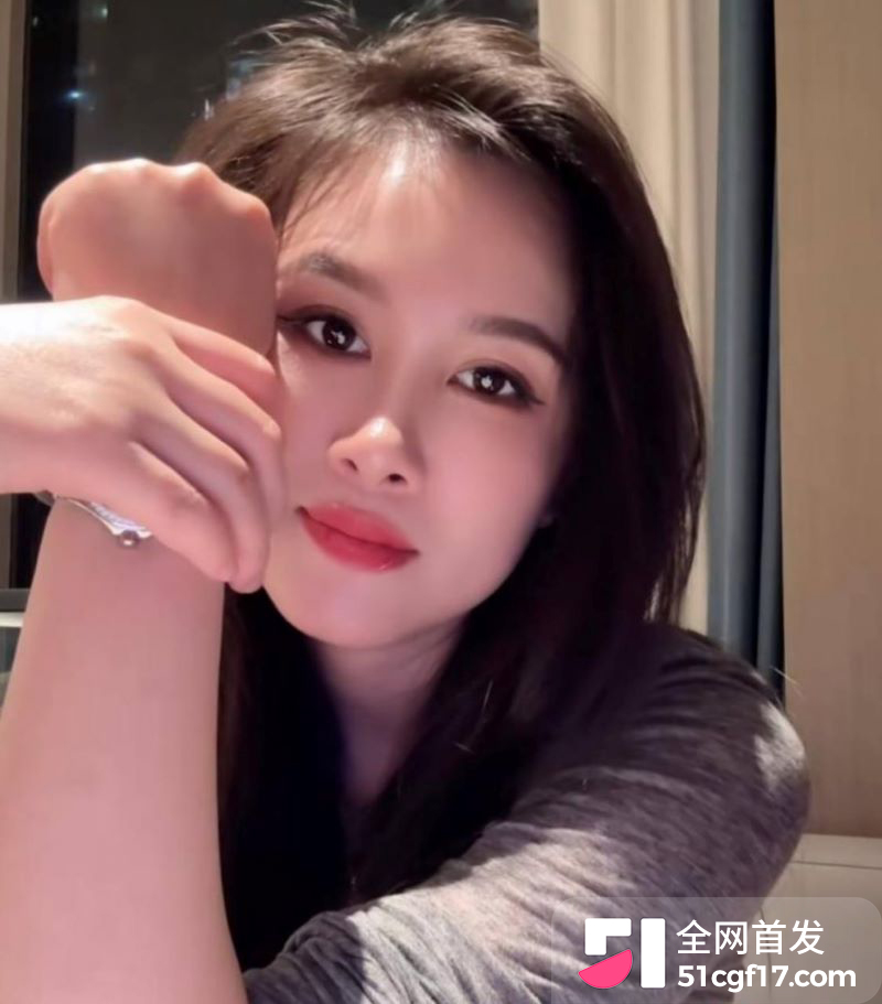 抖音百万网红成都虎王出轨被前妻直播怒撕 7 抖音百万网红成都虎王出轨被前妻直播怒撕 7