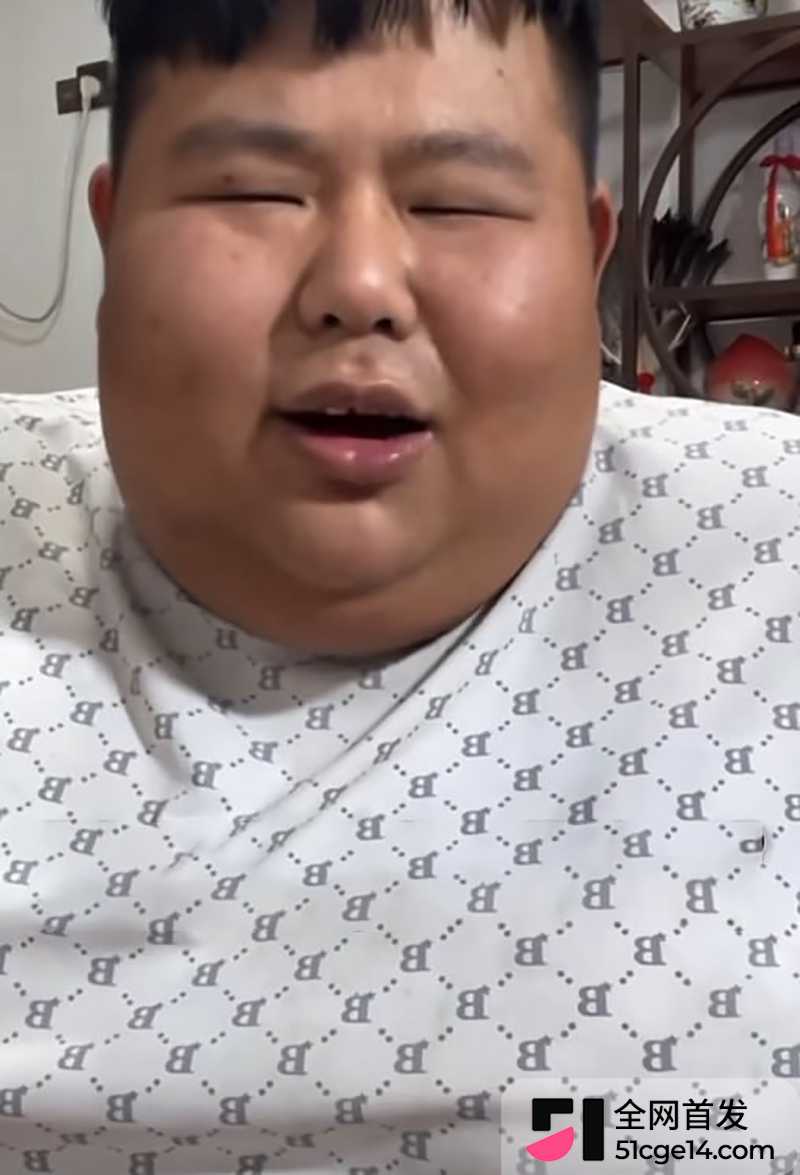 抖音大胃袋良子被爆像蚕蛹 12 拷贝 抖音大胃袋良子被爆像蚕蛹 12 拷贝