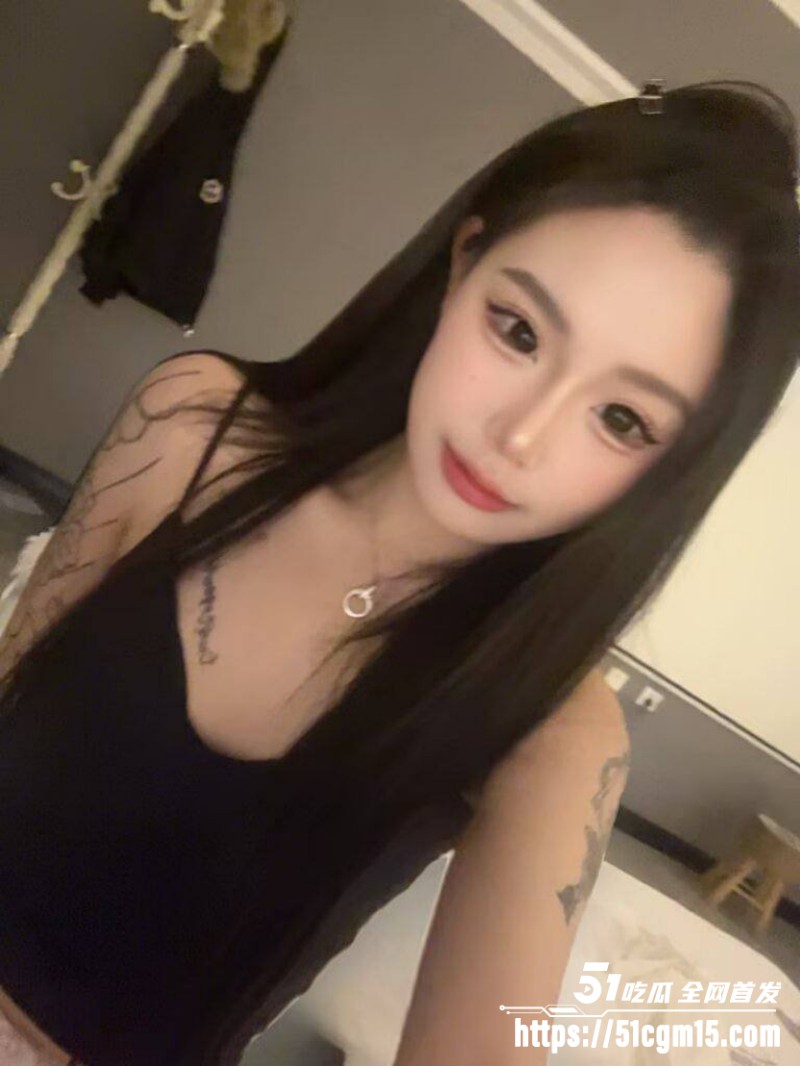 东北精神小妹 佳佳 全裸发骚自拍 1 东北精神小妹 佳佳 全裸发骚自拍 1