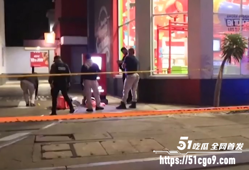 墨西哥男网红塞萨尔·加斯特鲁姆直播中遭当街枪杀12拷贝 墨西哥男网红塞萨尔·加斯特鲁姆直播中遭当街枪杀12拷贝