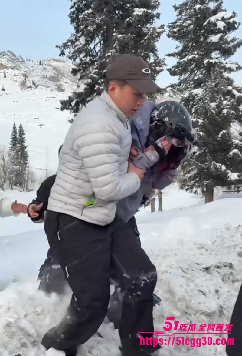 可可托海雪豹咬人视频曝光 2 拷贝 可可托海雪豹咬人视频曝光 2 拷贝