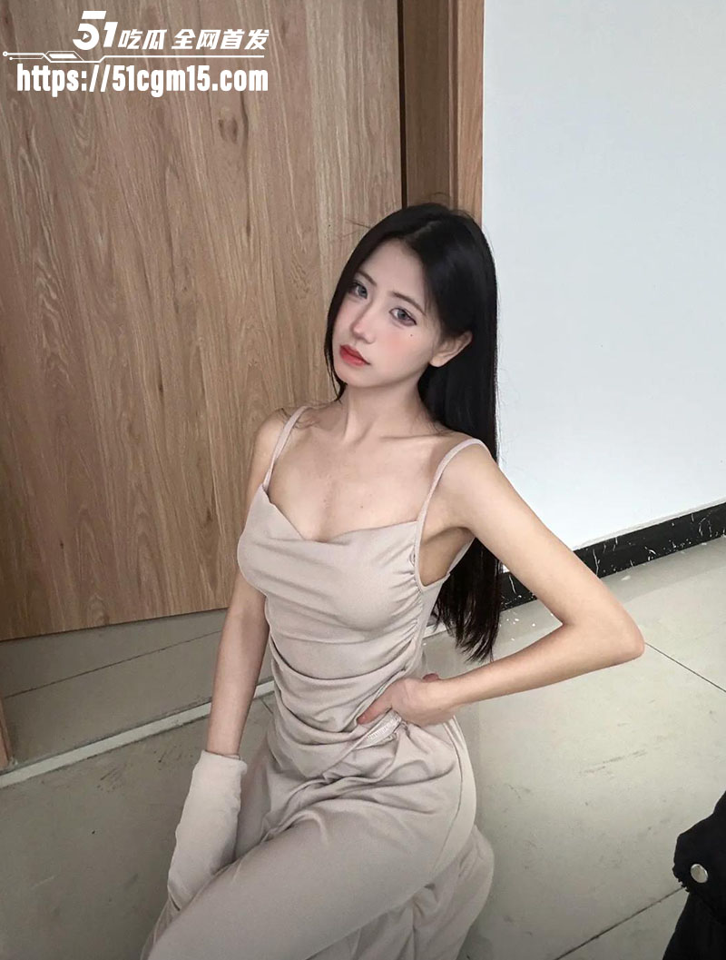 抖音网红 越小越 直播间被闺蜜狂揉奶子不断擦边 表情销魂骚姿百出 迟早要下海的节奏! 抖音网红 越小越 直播间被闺蜜狂揉奶子不断擦边 表情销魂骚姿百出 迟早要下海的节奏!