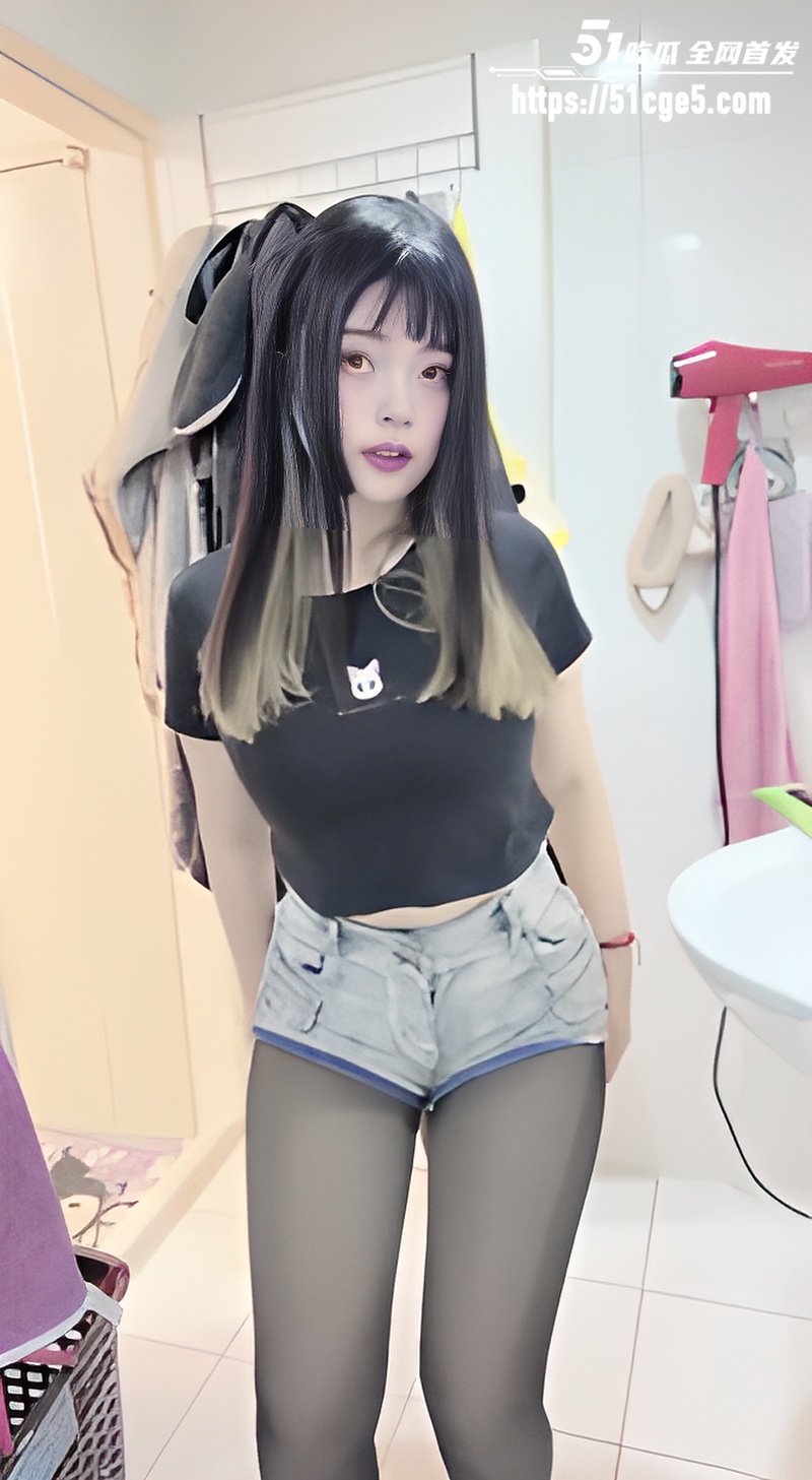 巨乳网红青青白早期下海自拍 1 巨乳网红青青白早期下海自拍 1