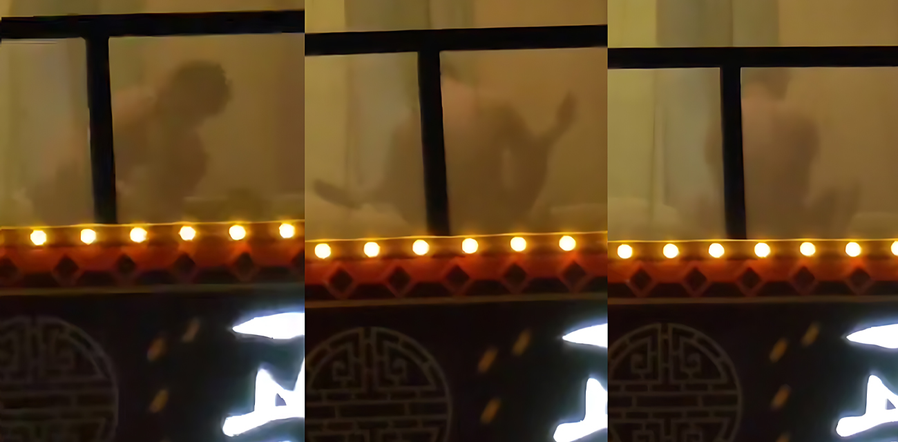 酒店窗户惊现情侣疯狂做爱现场 各种姿势打桩猛操 街头活春宫全被路人拍下 太劲爆了！