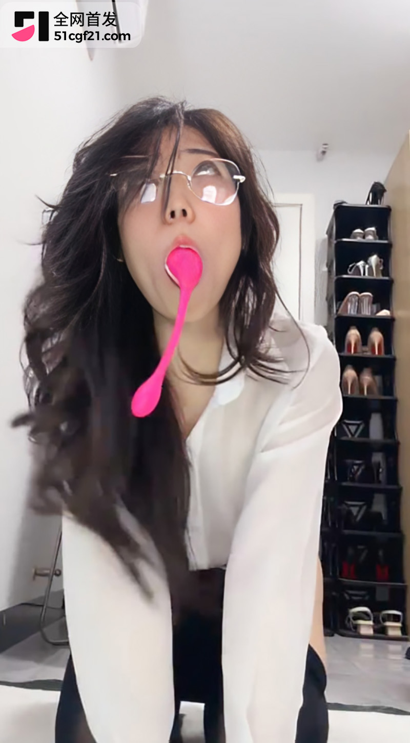 4 4
