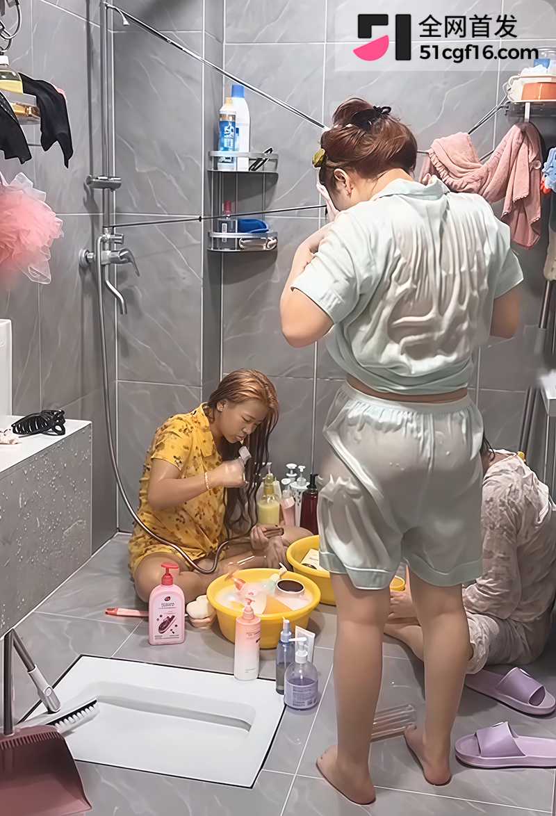 4 4