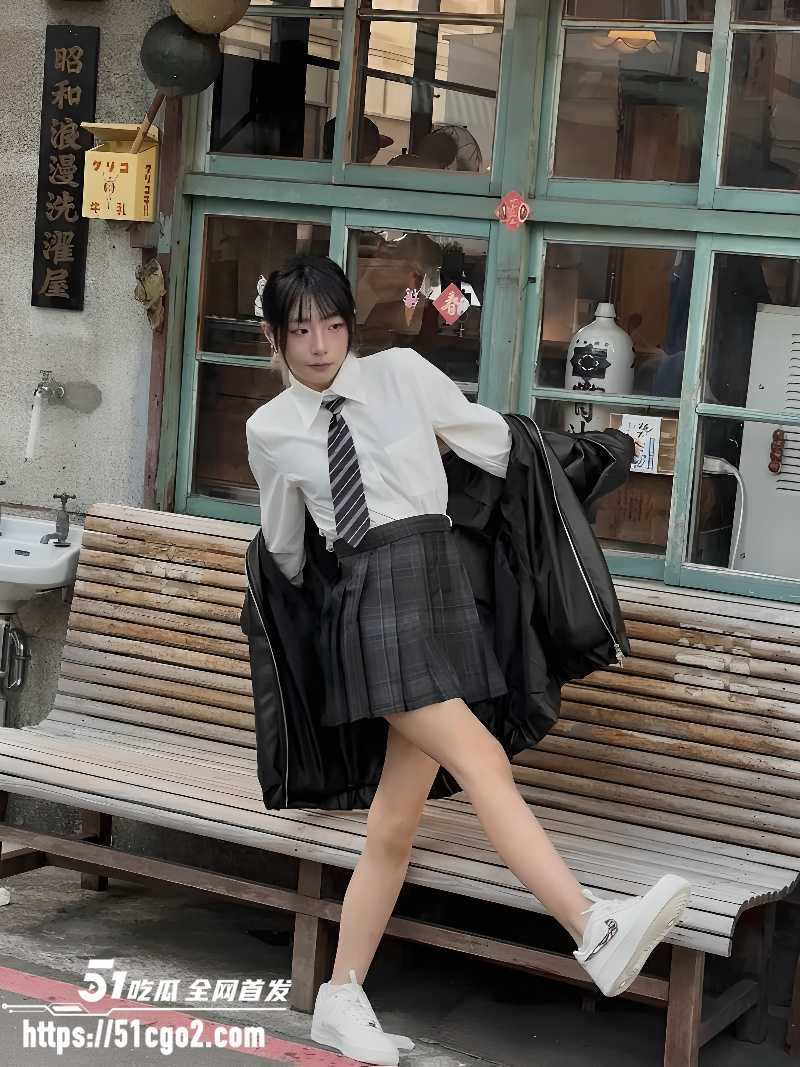 网红模特 依依 为2万块下海 拍摄裸舞和洗澡视频 6 网红模特 依依 为2万块下海 拍摄裸舞和洗澡视频 6