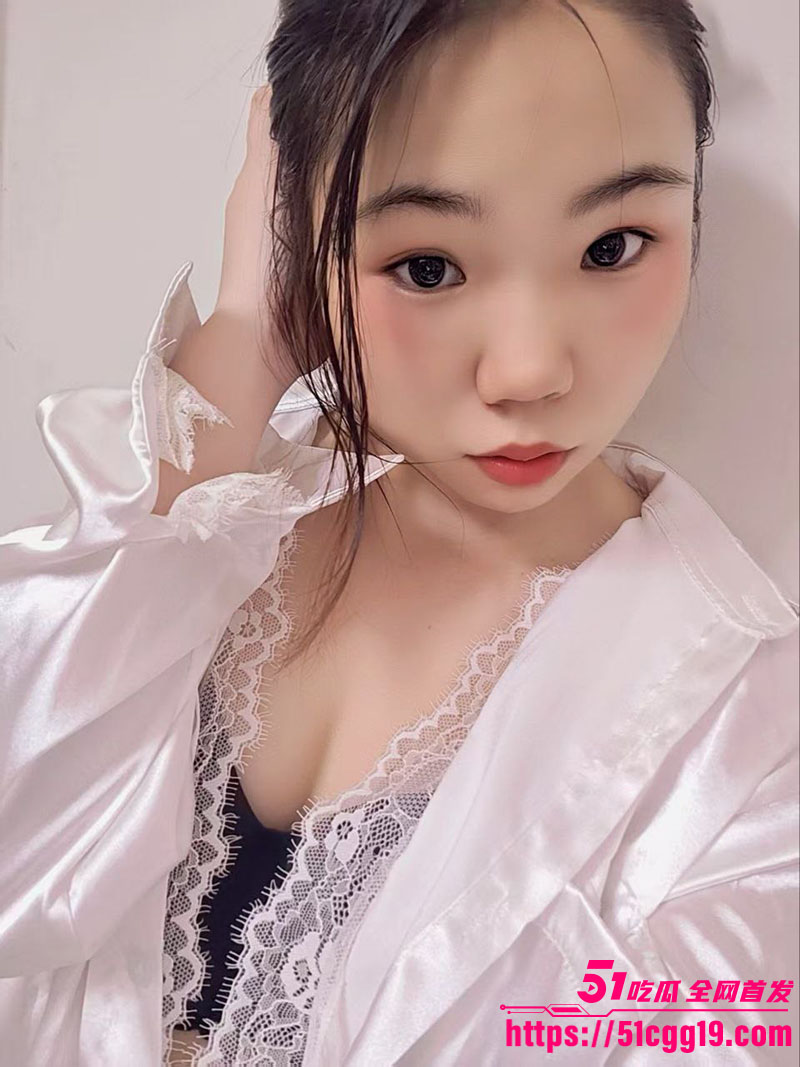 广西梧州反差婊刘思媚1 广西梧州反差婊刘思媚1