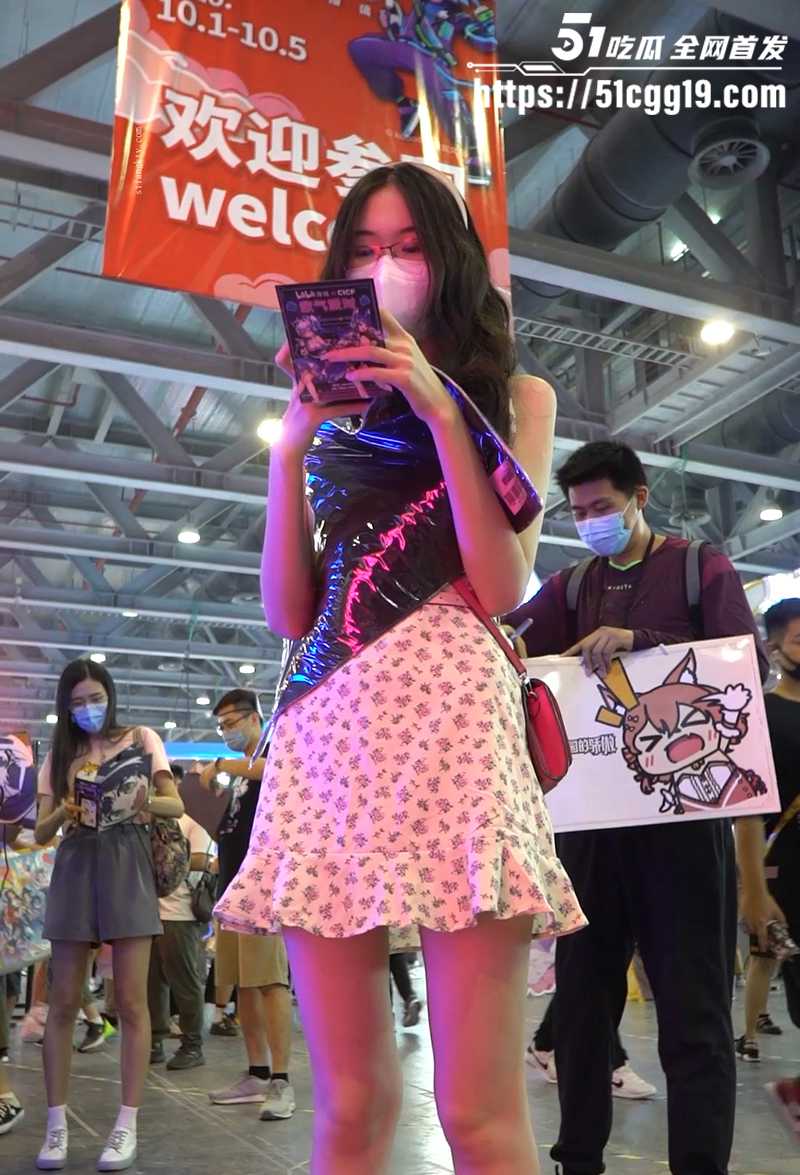 眼镜少妇不穿内裤抄底视频流出 1 拷贝 眼镜少妇不穿内裤抄底视频流出 1 拷贝