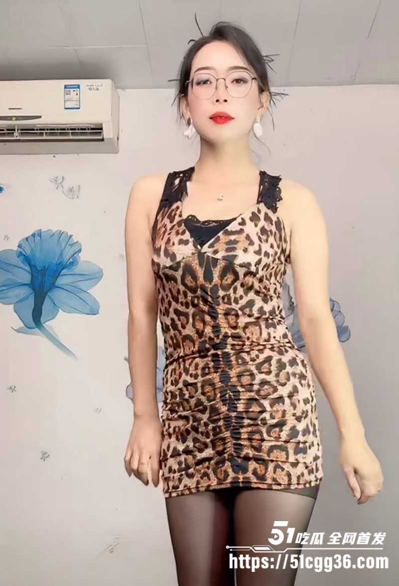 快手网红少妇小苹果裸聊合集 4 拷贝 快手网红少妇小苹果裸聊合集 4 拷贝