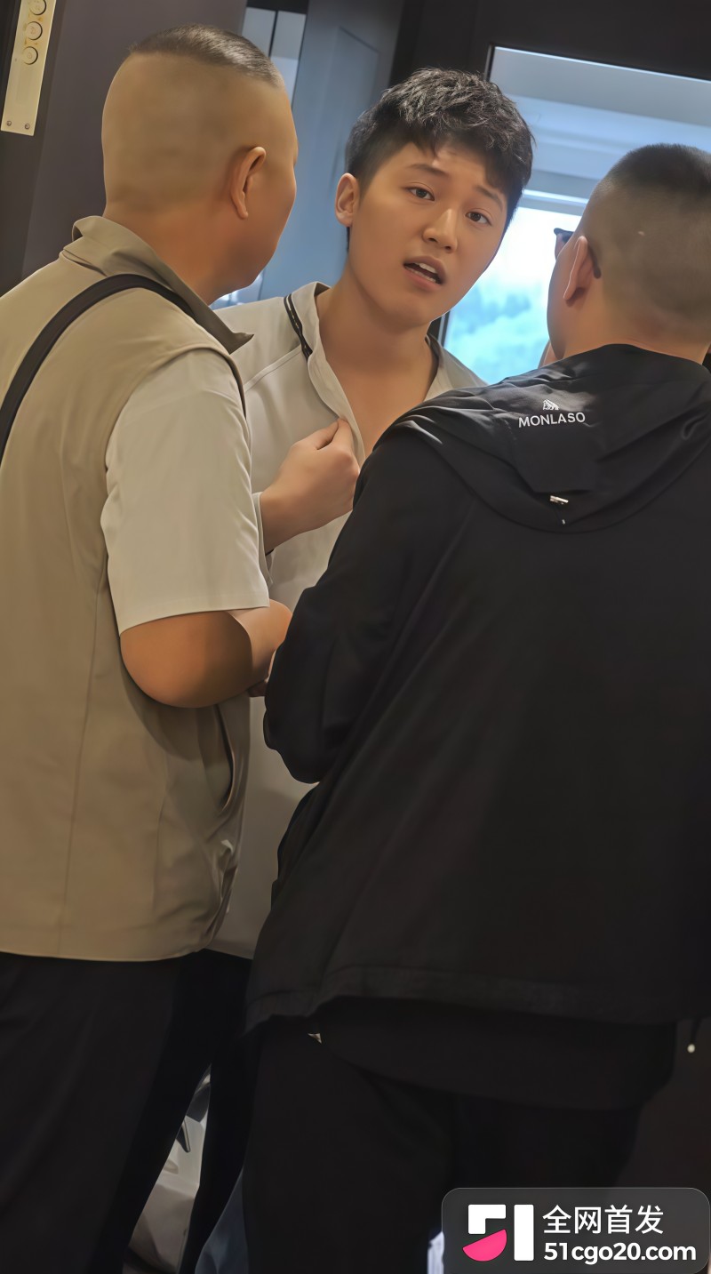 上海男子王英举涉嫌虐猫事件 1
