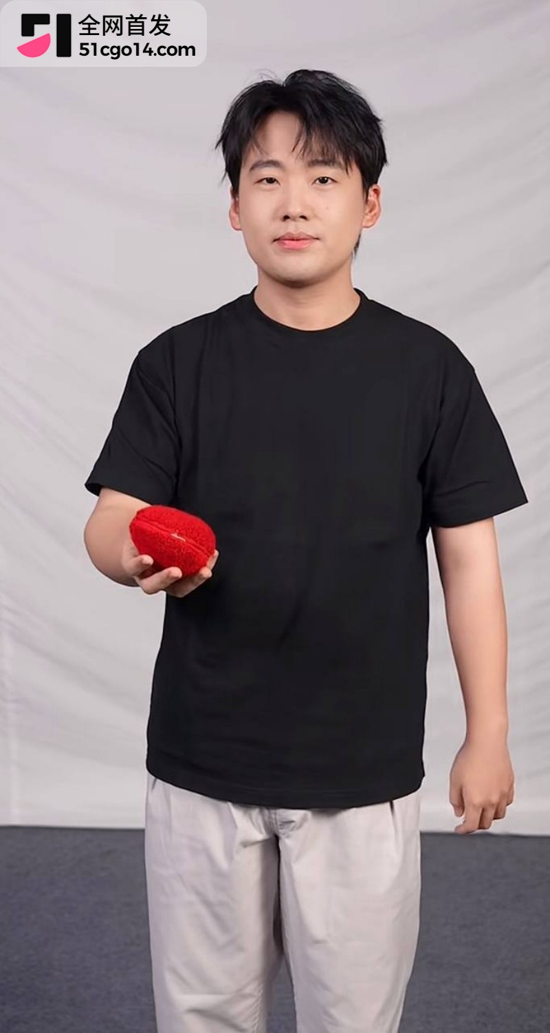 德云少班主 郭麒麟 与蒋依依恋情曝光 街头醉吻不雅视频流出 老郭有希望抱孙子 德云少班主 郭麒麟 与蒋依依恋情曝光 街头醉吻不雅视频流出 老郭有希望抱孙子