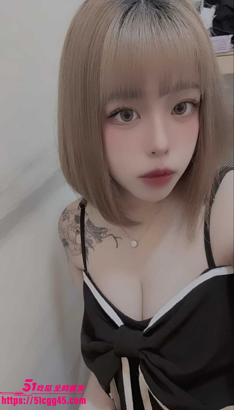 网红纹身妹 小七七 私拍视频泄密 3 网红纹身妹 小七七 私拍视频泄密 3