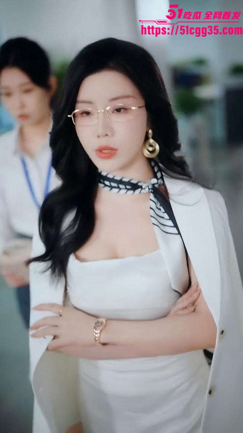 离婚后我闪婚美艳女上司1 离婚后我闪婚美艳女上司1
