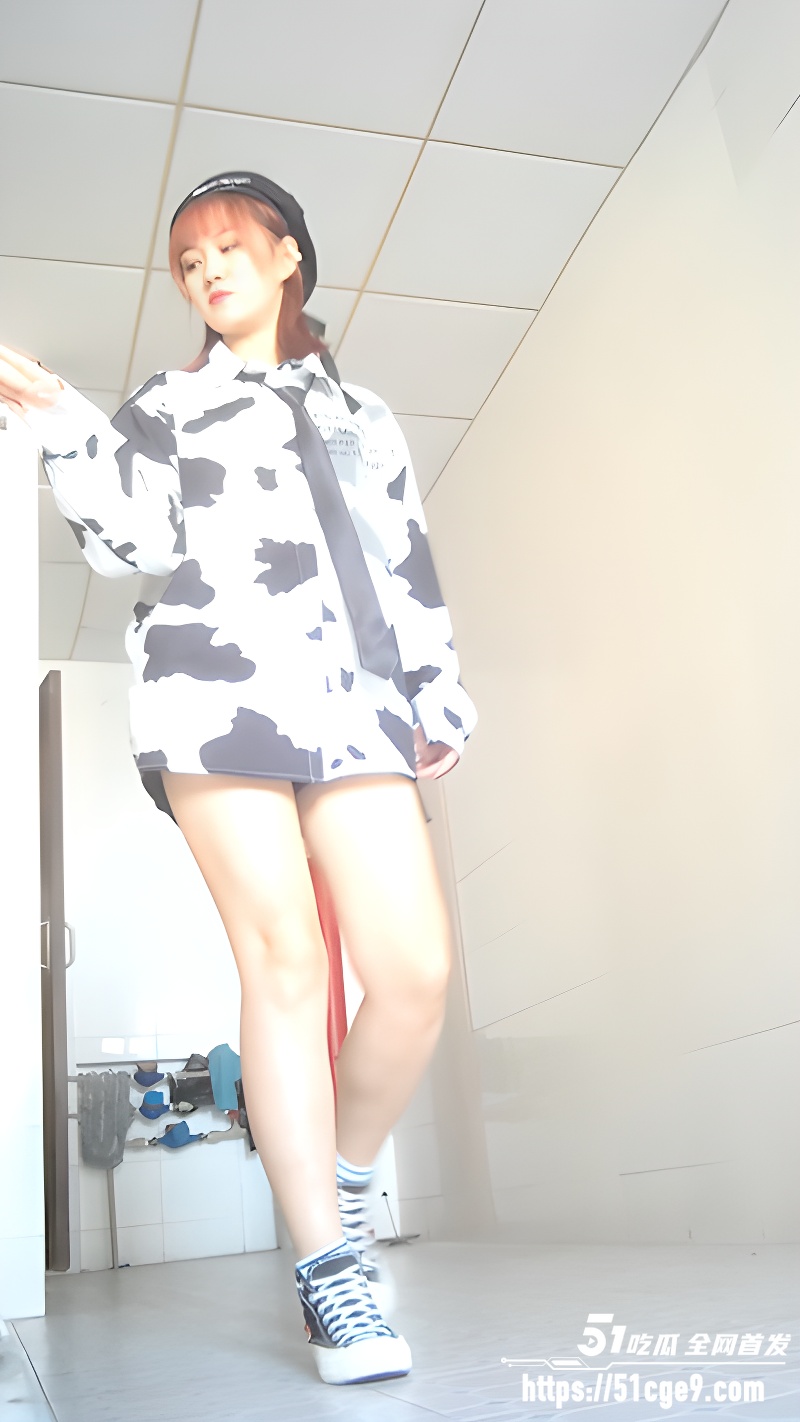 办公楼女厕偷拍 1 办公楼女厕偷拍 1