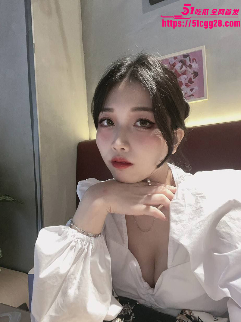 3 3