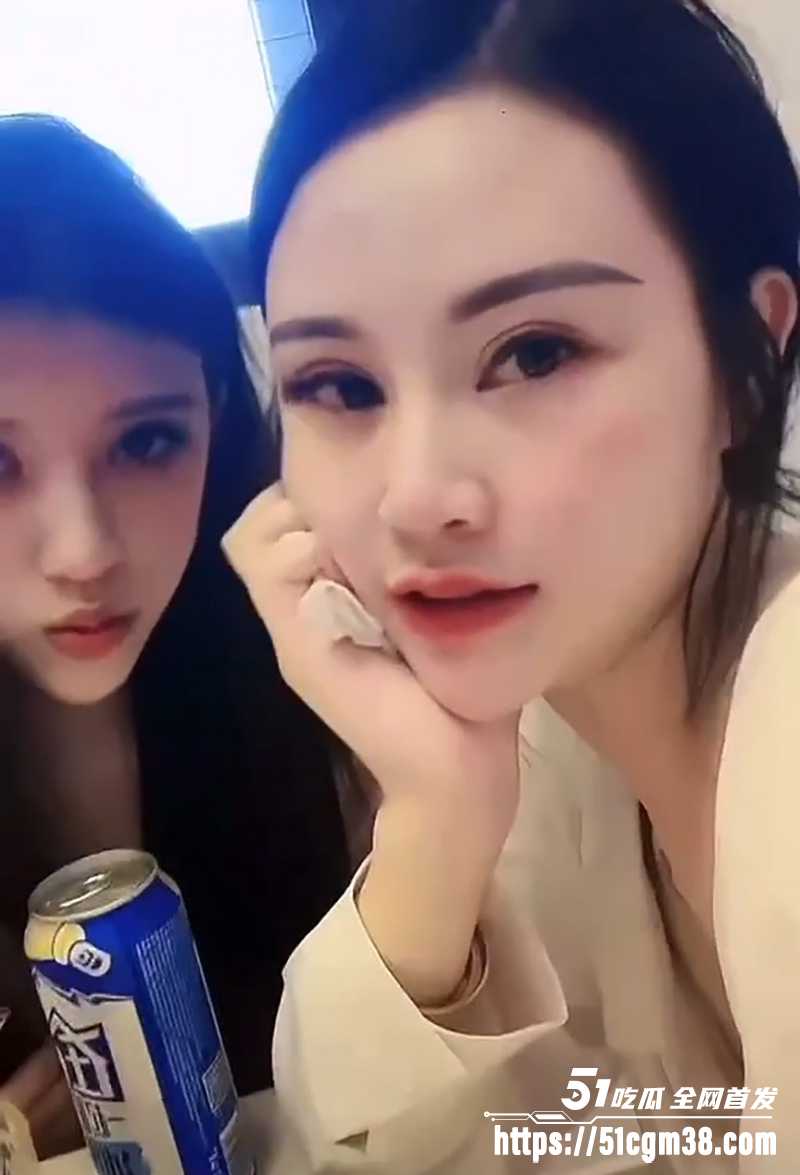 网红主播闪现露点直播走光合集 2 拷贝 网红主播闪现露点直播走光合集 2 拷贝