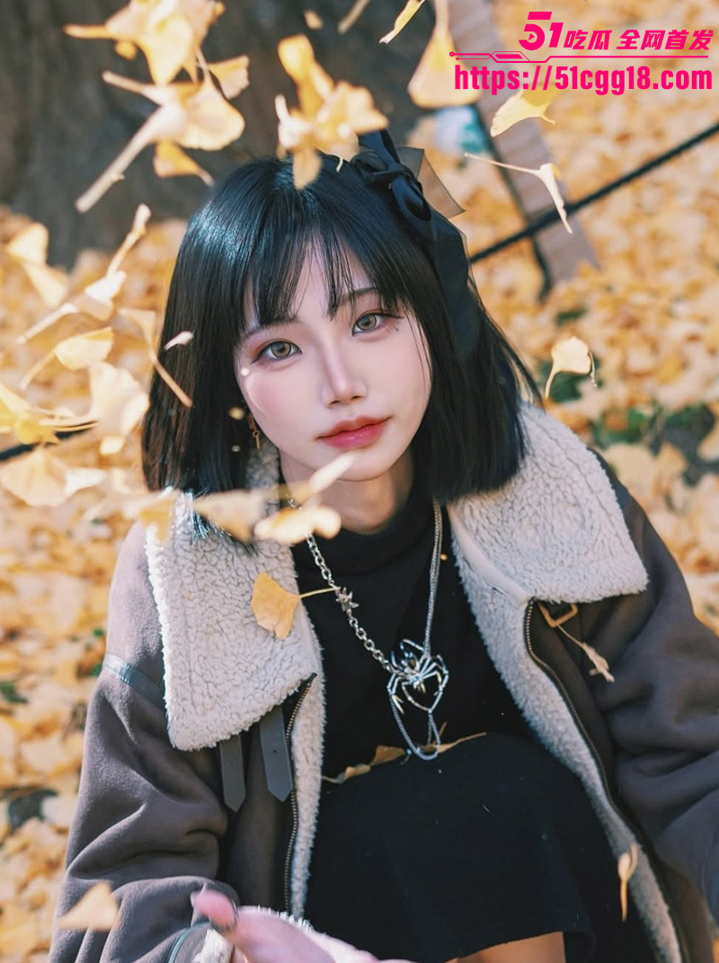 高颜值小网美 Yiz2 高颜值小网美 Yiz2