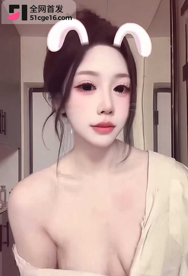 抖音高颜值女神御姐尤物小玺不吃鱼主高价定制私密视频流出2拷贝
