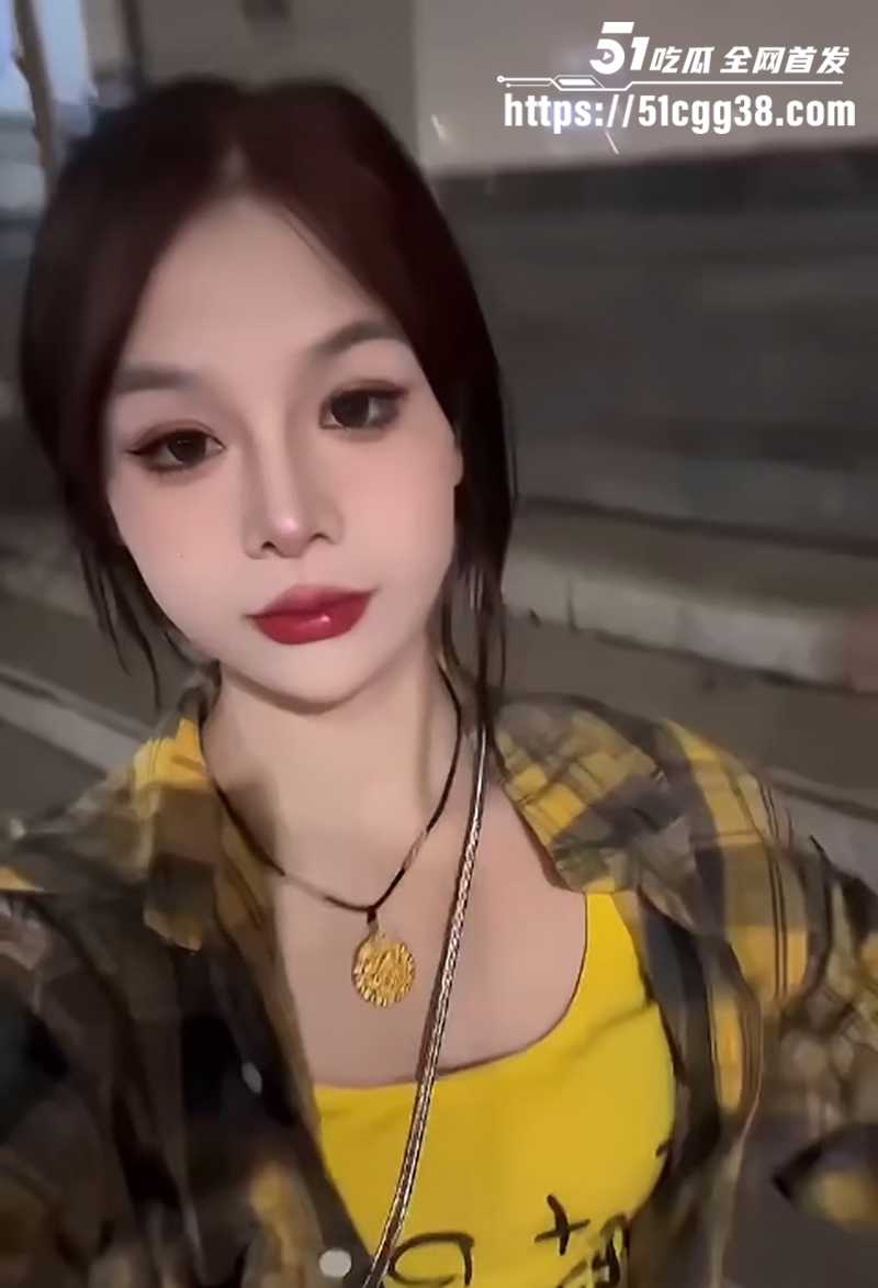 上海超美精神小妹情侣淫片流出 4 拷贝 上海超美精神小妹情侣淫片流出 4 拷贝