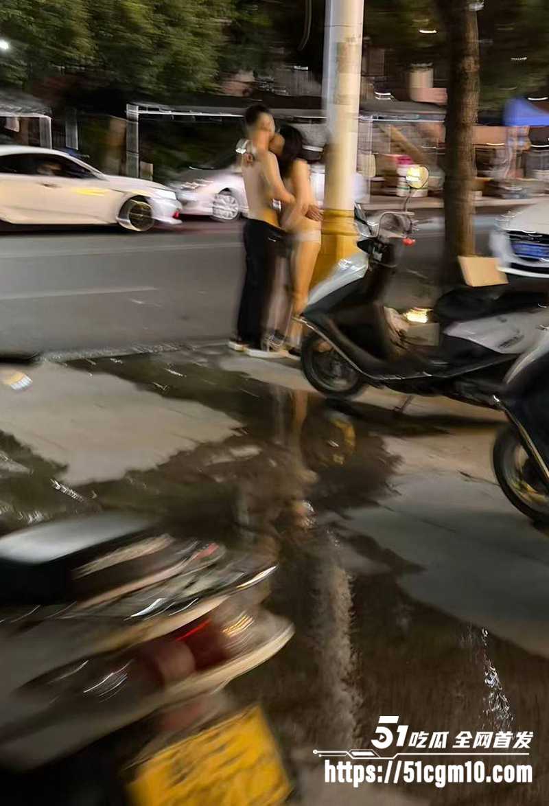 醉酒男女大街脱衣不雅视频流出 1 拷贝 醉酒男女大街脱衣不雅视频流出 1 拷贝