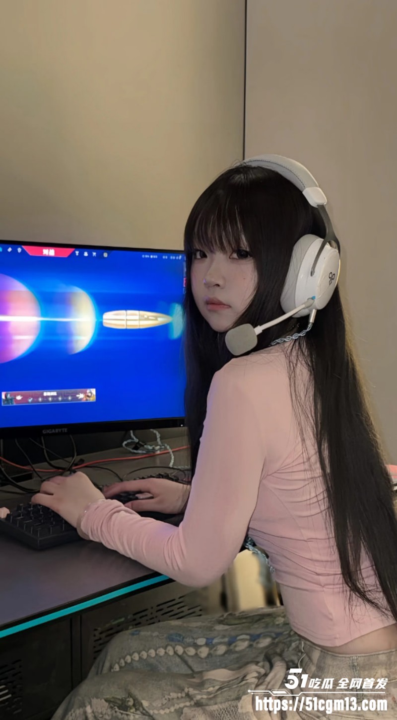 黑产直小姐姐全裸自拍流出 3 黑产直小姐姐全裸自拍流出 3