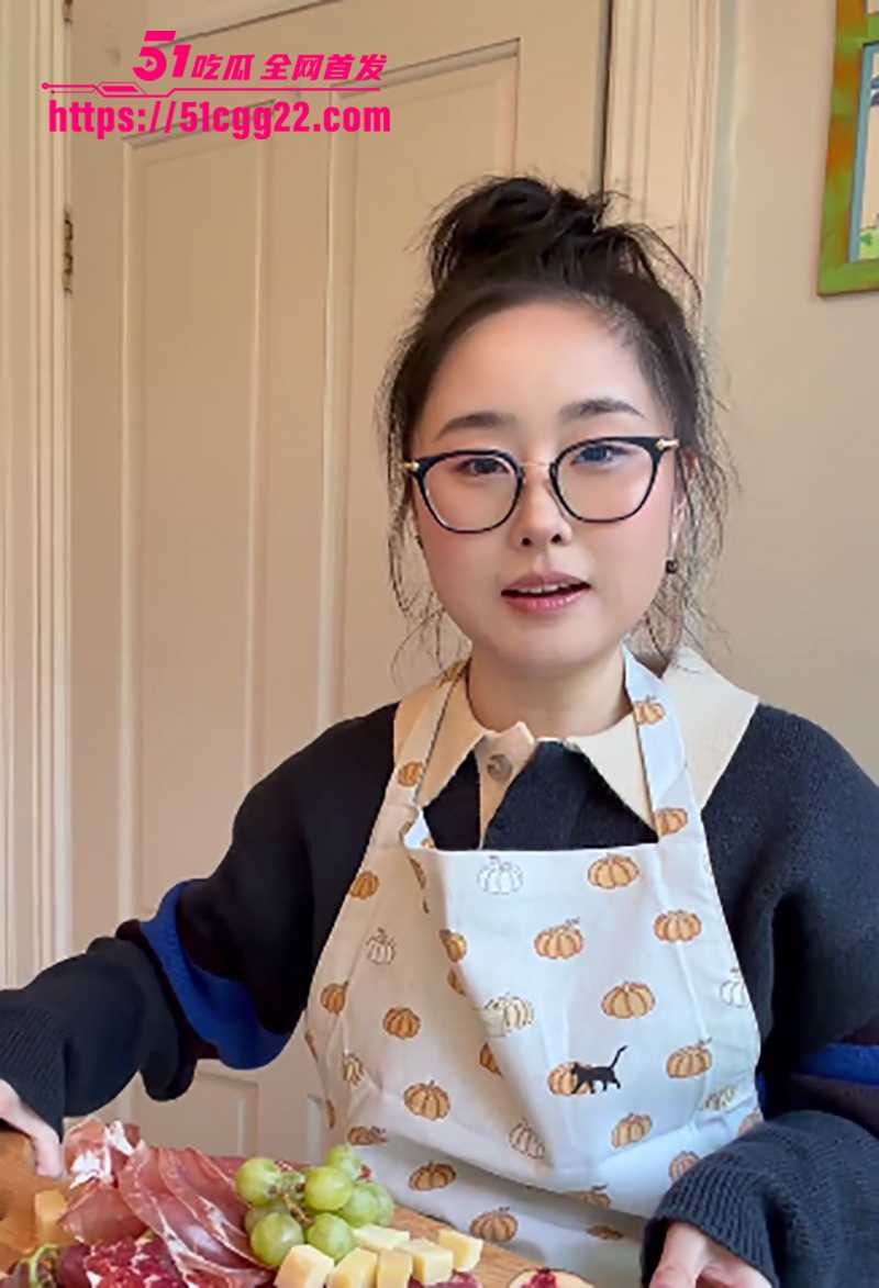 极品阿黑颜母狗噗噗新作微醺侍奉视频流出2拷贝 极品阿黑颜母狗噗噗新作微醺侍奉视频流出2拷贝