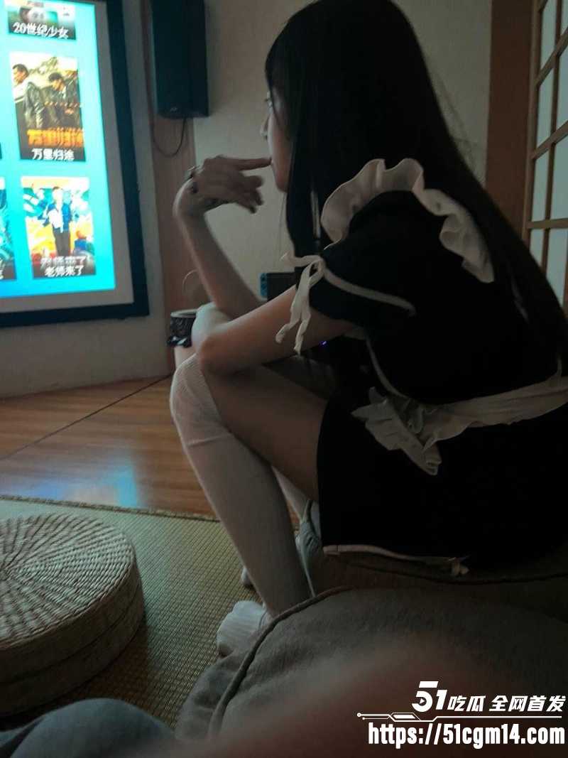 广东大三学姐 酒店3p视频 2 广东大三学姐 酒店3p视频 2
