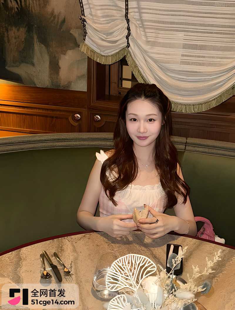 清纯美女 黄晓涵 酒店性爱自拍 2 清纯美女 黄晓涵 酒店性爱自拍 2
