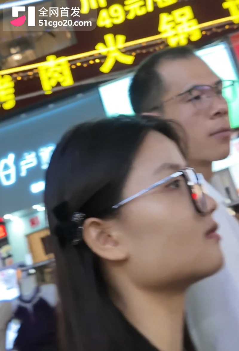 夜市抄底眼镜妹 1 拷贝 夜市抄底眼镜妹 1 拷贝