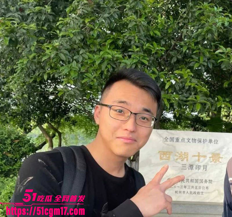 太子爷王律昂被女下属汤袅袅调教7年 8 太子爷王律昂被女下属汤袅袅调教7年 8