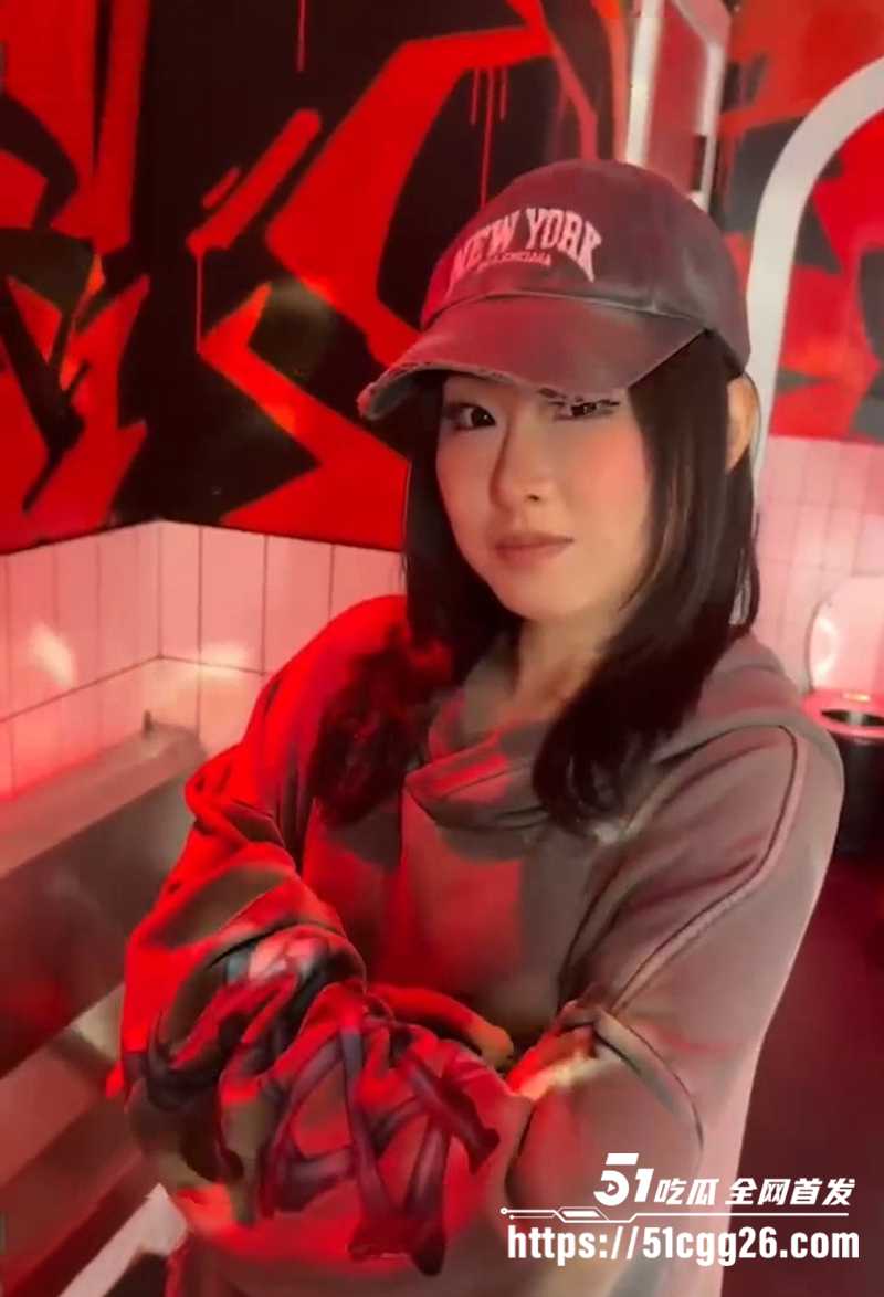 极品阿黑颜美少女人气福利姬噗噗保龄球馆露出性爱视频24拷贝 极品阿黑颜美少女人气福利姬噗噗保龄球馆露出性爱视频24拷贝