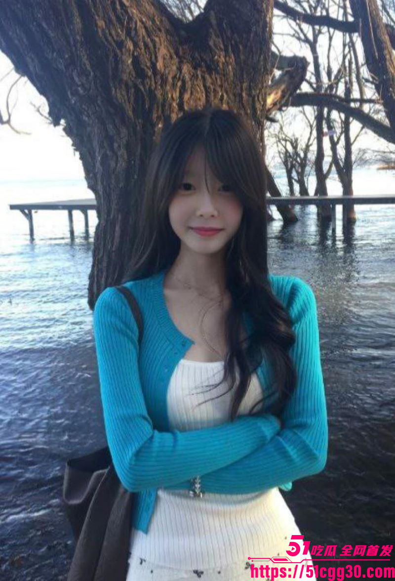 湖北纯情甜妹周蓉为3000元宿舍厕所表演自慰 2 湖北纯情甜妹周蓉为3000元宿舍厕所表演自慰 2