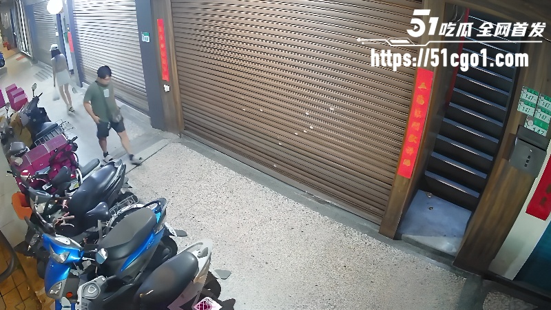 小仙女楼梯口拉屎6 小仙女楼梯口拉屎6