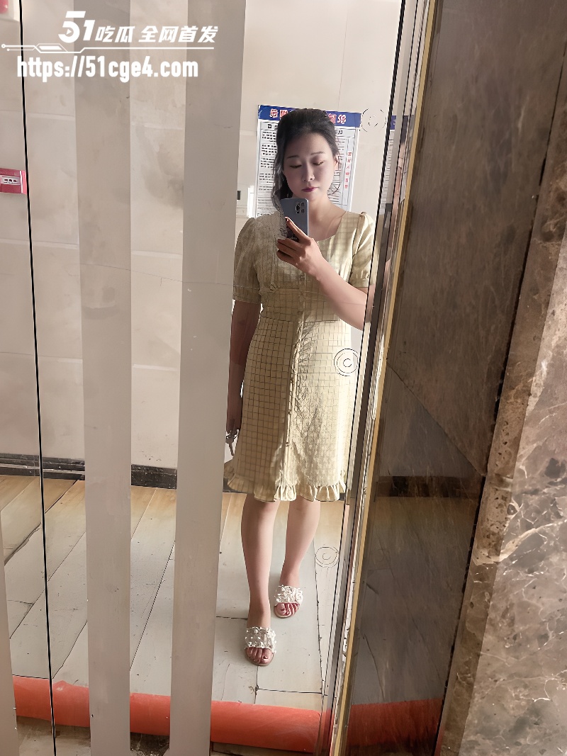 微胖少女酒店性爱自拍 2 微胖少女酒店性爱自拍 2