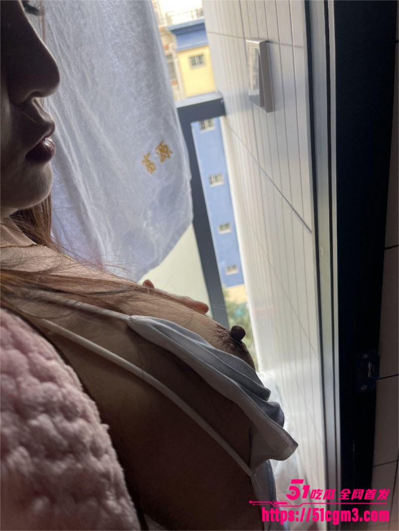 美艳绿帽淫妻独家性爱私拍流出 2 美艳绿帽淫妻独家性爱私拍流出 2