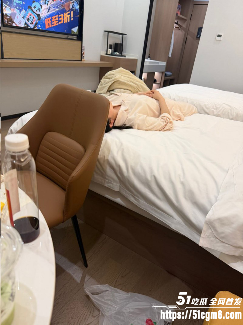 渣男为升职加薪主动献妻领导010 渣男为升职加薪主动献妻领导010