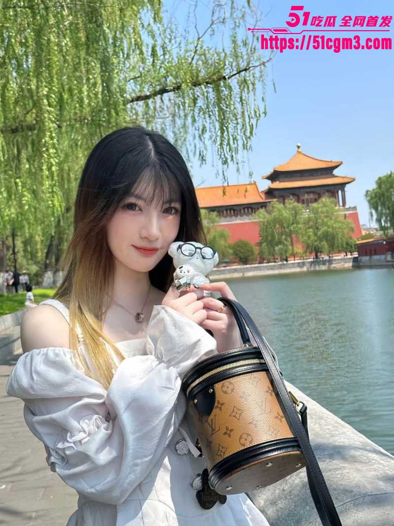 杭州绿帽淫妇 何悦 1 杭州绿帽淫妇 何悦 1