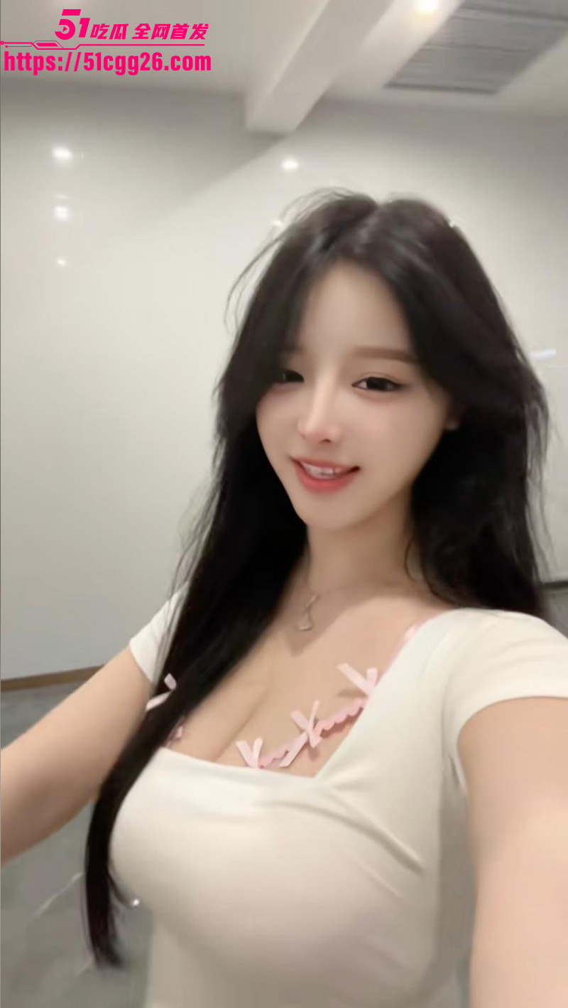 抖音网红兔兔baby与金主裸聊自慰04 抖音网红兔兔baby与金主裸聊自慰04
