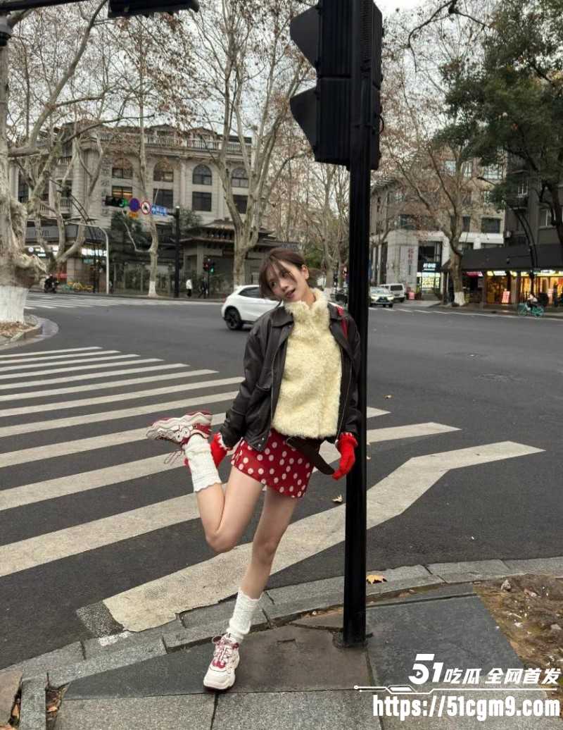 小红书浙江女留学生倒贴英国男02 小红书浙江女留学生倒贴英国男02