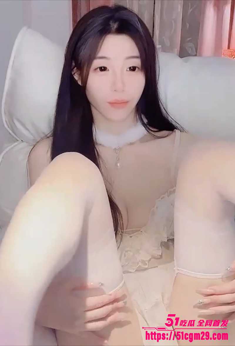 高颜值御姐Mimi666淫荡发骚大尺度福利视频流出4拷贝 高颜值御姐Mimi666淫荡发骚大尺度福利视频流出4拷贝