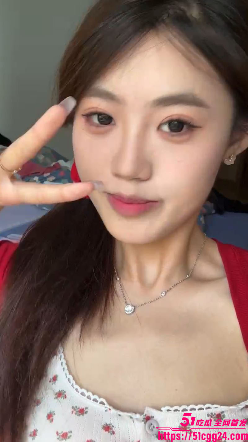 成都乖巧女大学生JK制服啪啪视频 3 成都乖巧女大学生JK制服啪啪视频 3