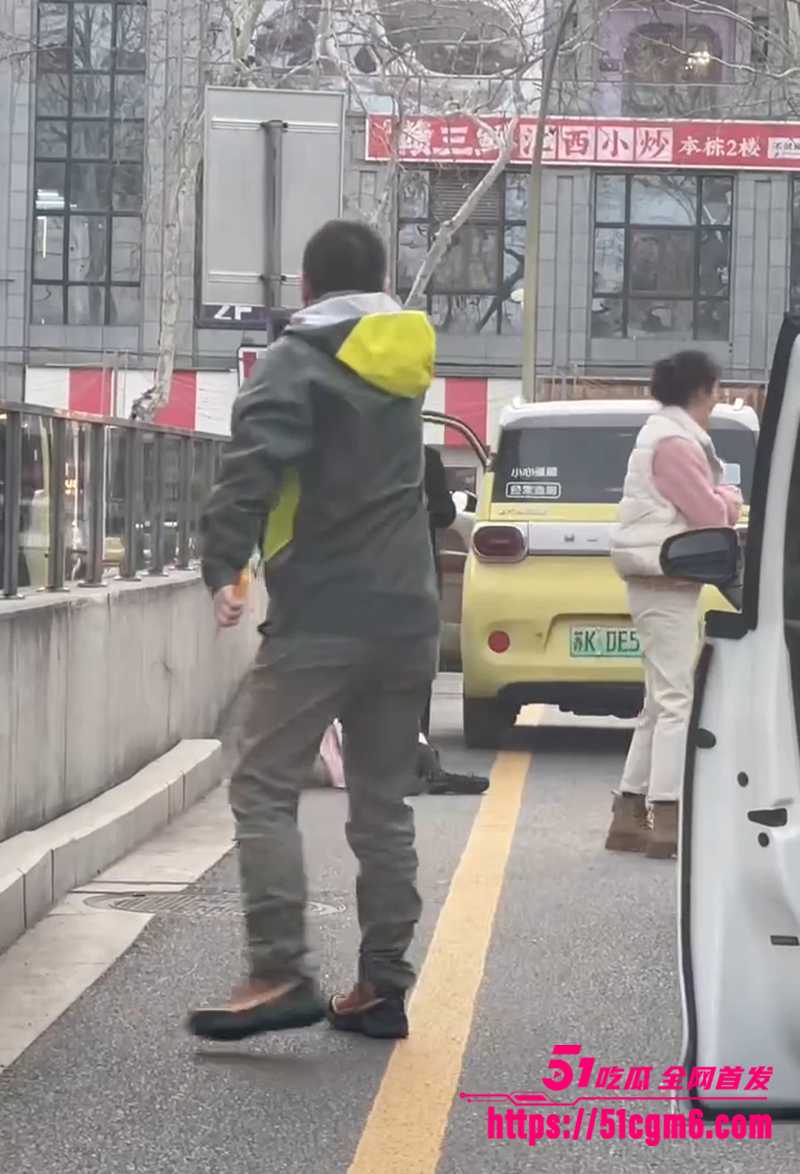江苏扬州路怒症遇碰瓷姐视频曝光 3 拷贝 江苏扬州路怒症遇碰瓷姐视频曝光 3 拷贝