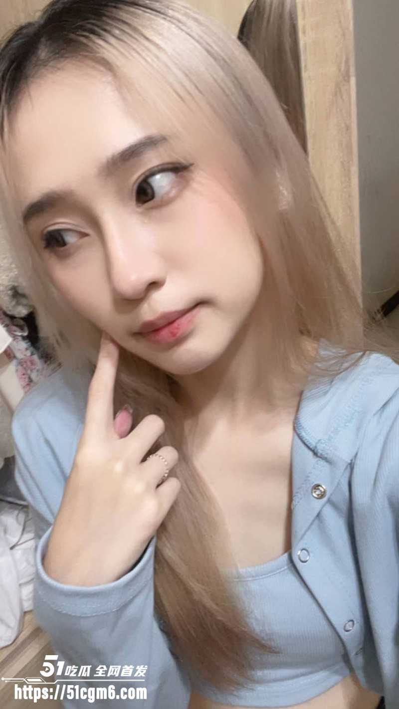 小红书金发御姐3P性爱视频01 小红书金发御姐3P性爱视频01