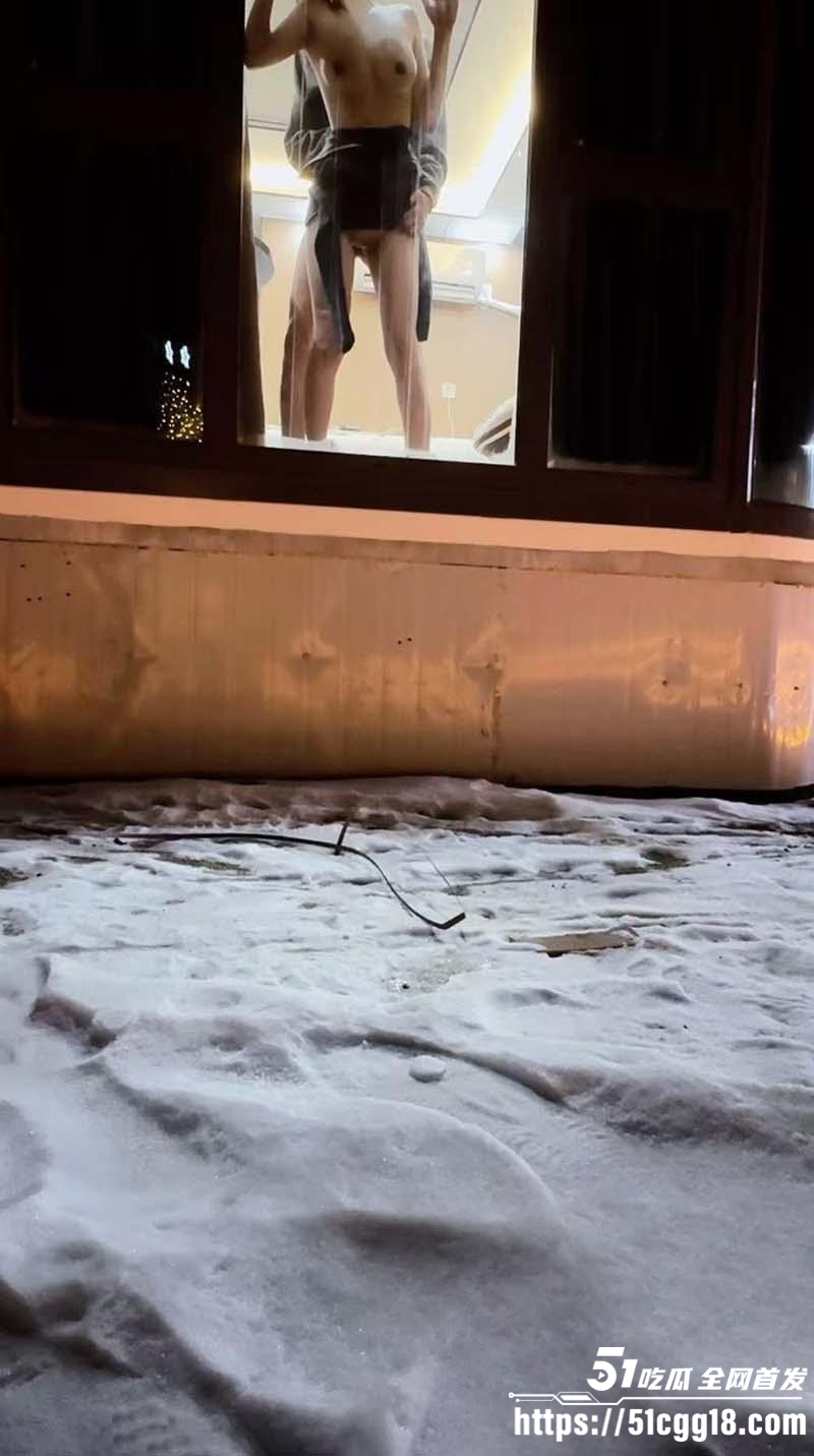 意淫自己妹妹落地窗前暴操妹妹04 意淫自己妹妹落地窗前暴操妹妹04