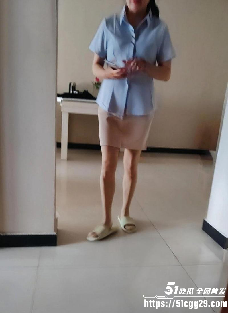 爱穿丝袜的骚妈午休时暴操骚妈06 爱穿丝袜的骚妈午休时暴操骚妈06