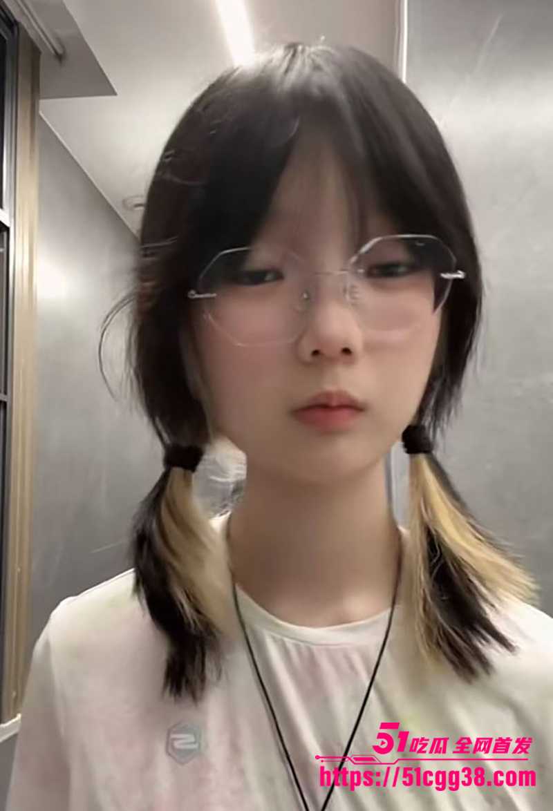 大一眼镜学生妹马梓怡不雅视频曝光 1 拷贝 大一眼镜学生妹马梓怡不雅视频曝光 1 拷贝