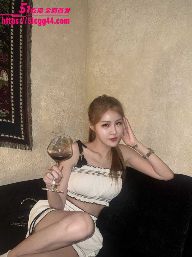 外网美肤博主 唐恩 露脸性爱合集 1 外网美肤博主 唐恩 露脸性爱合集 1