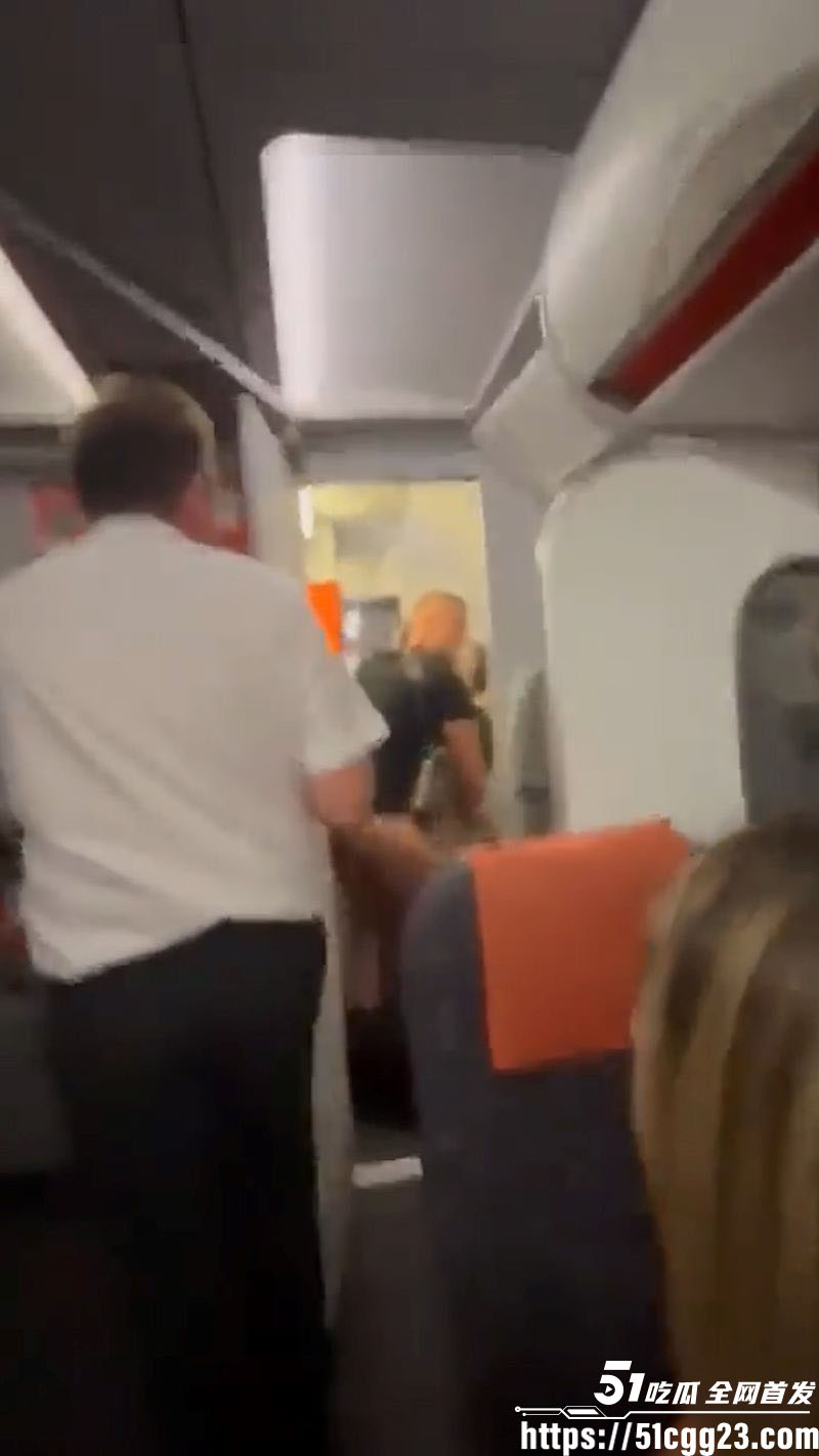 英国易捷航空情侣高空做爱事件 5 英国易捷航空情侣高空做爱事件 5