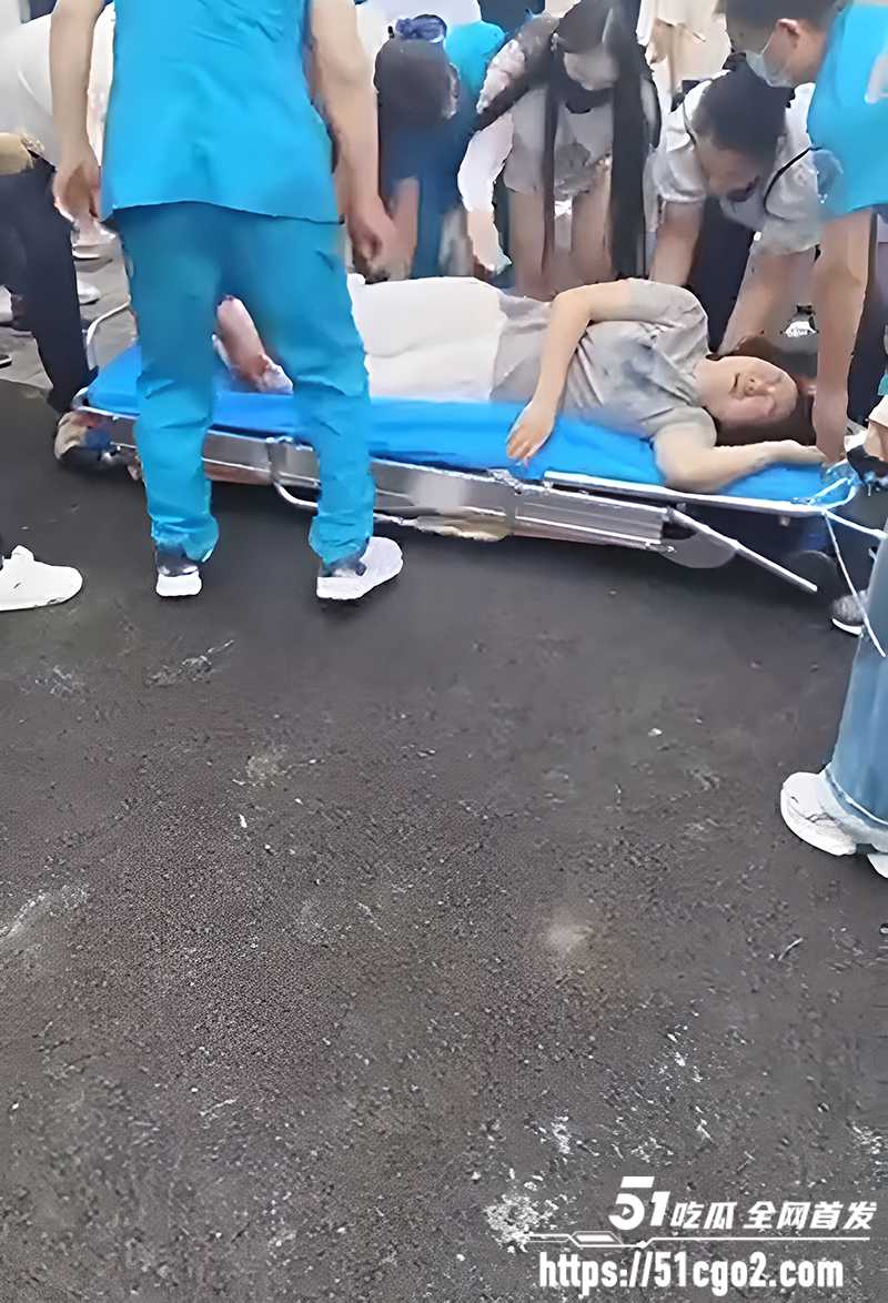 平乡金天凤凰城保安打业主视频曝光 7 拷贝 平乡金天凤凰城保安打业主视频曝光 7 拷贝